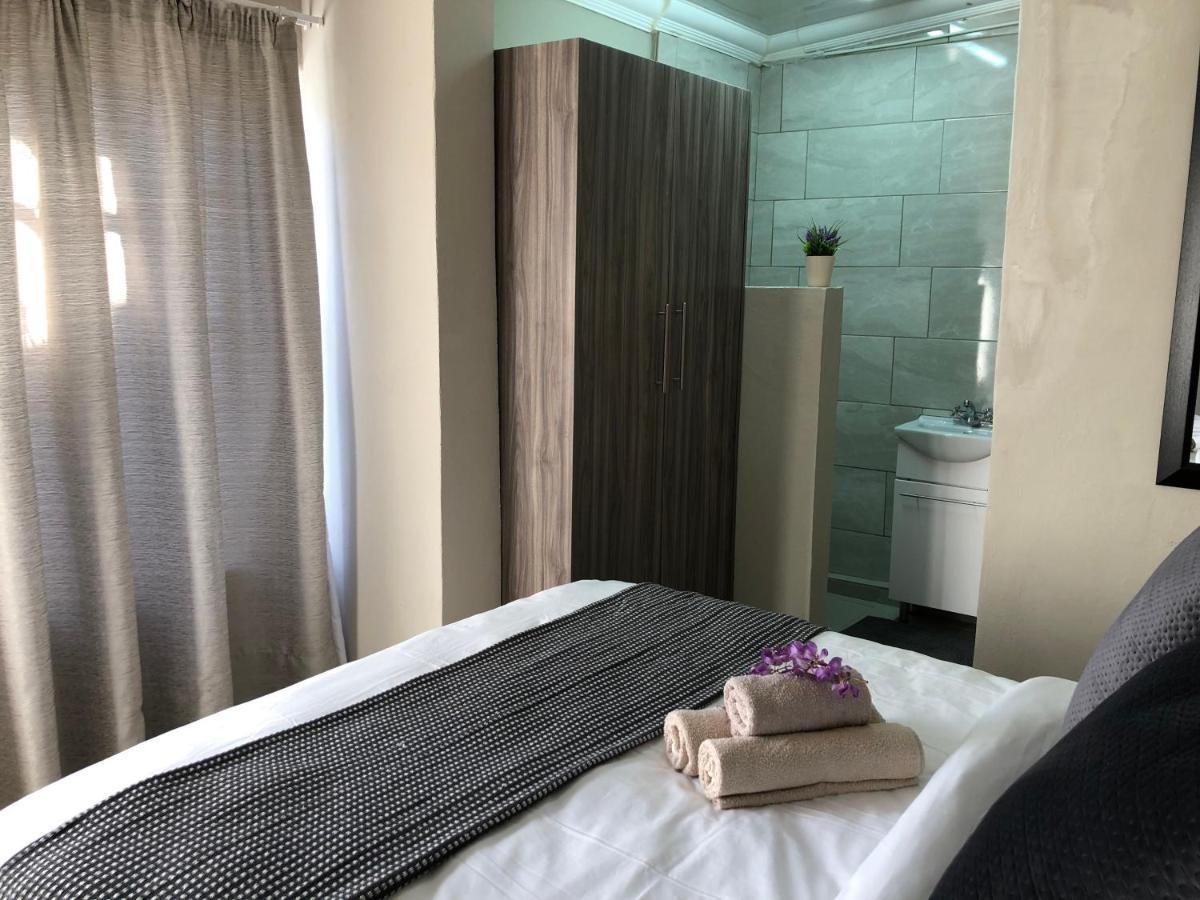 The Lavender Guesthouse Kroonstad Extérieur photo